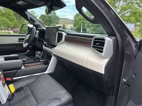 Used 2025 Toyota Sequoia Capstone AWD/4WD image 24