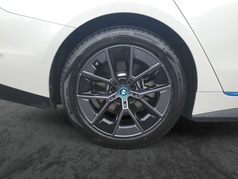 Used 2024 BMW i4 eDrive40 RWD image 5