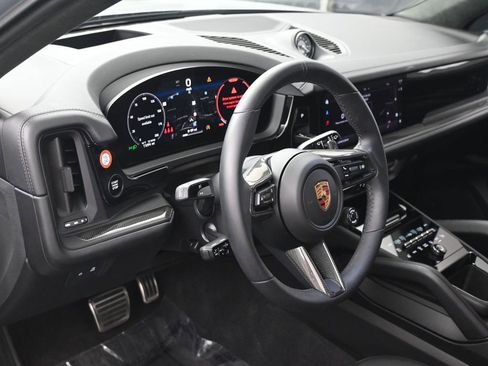 Certified 2025 Porsche Cayenne GTS image 5