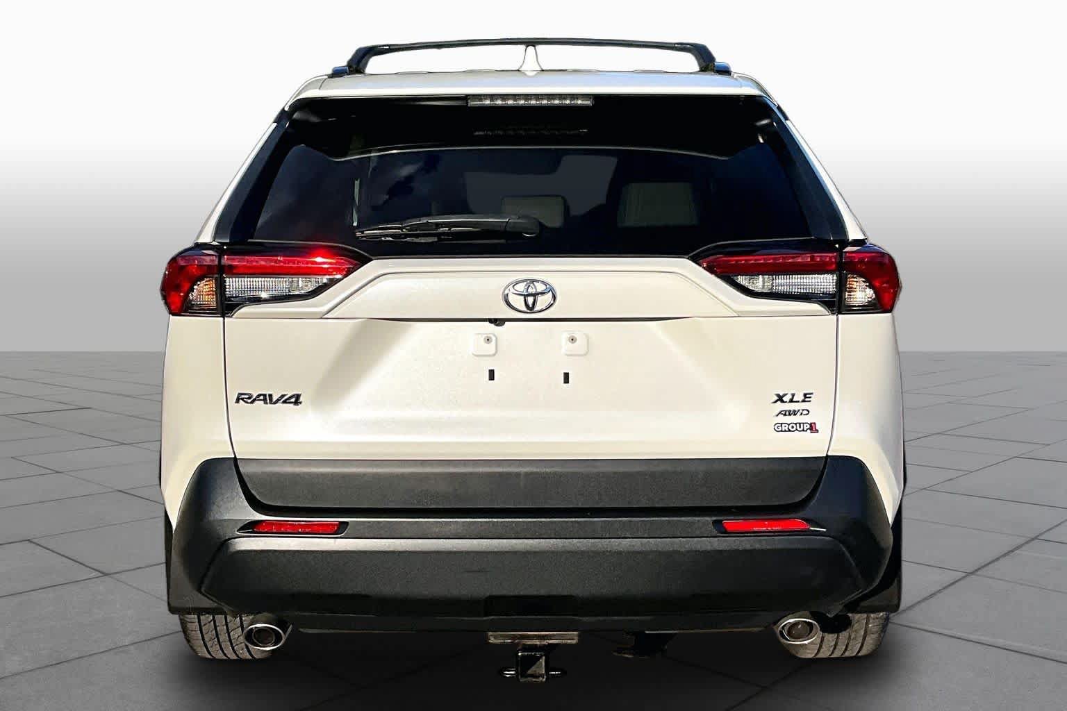 Certified 2022 Toyota RAV4 XLE Premium AWD/4WD image 5