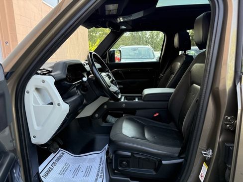 Used 2021 Land Rover Defender 110 S image 9