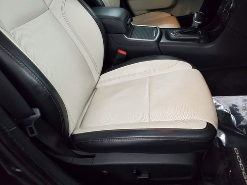 Used 2017 Dodge Charger SXT w/ AWD Premium Group image 20