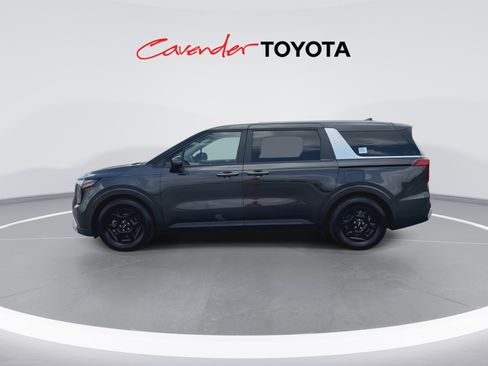 Used 2026 Kia Carnival FWD image 5