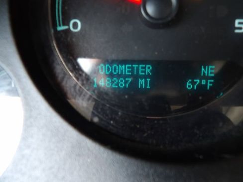 Used 2010 Chevrolet Silverado 2500 LTZ w/ Convenience Package AWD/4WD image 18