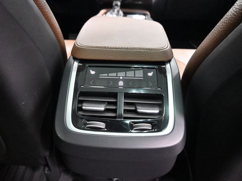 Used 2019 Volvo XC90 T6 Momentum w/ Protection Package Premier AWD/4WD image 32