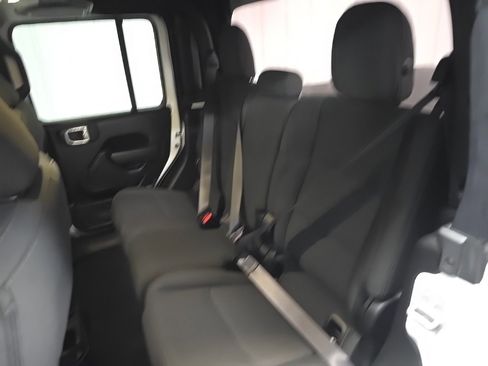 Used 2022 Jeep Gladiator Willys image 31