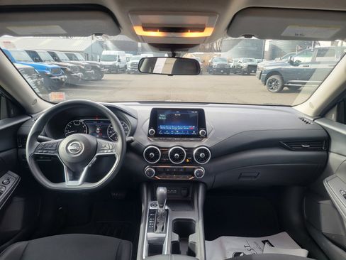 Used 2024 Nissan Sentra SV image 17