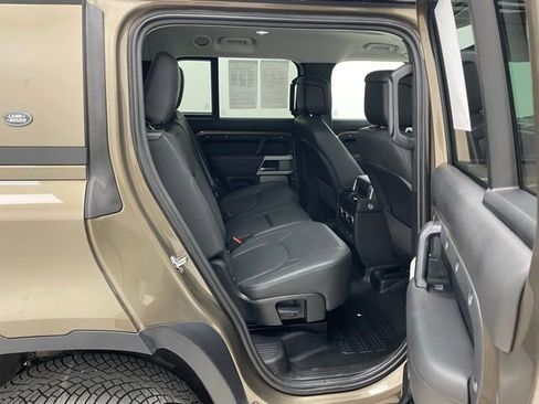 Used 2023 Land Rover Defender 130 SE image 14