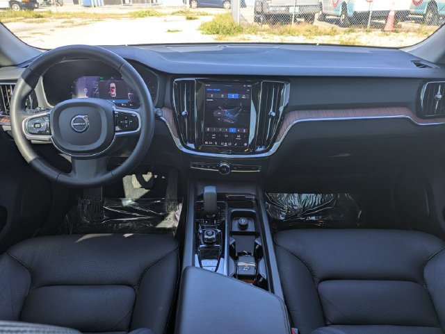 Used 2023 Volvo V60 B5 Cross Country Plus AWD/4WD image 15