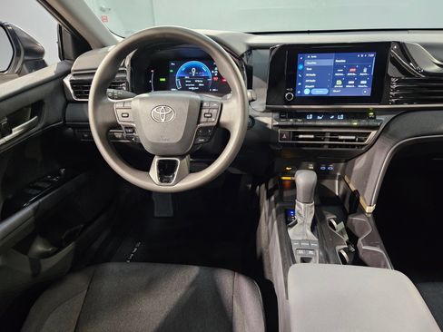 Used 2025 Toyota Camry LE w/ Convenience Package FWD image 9