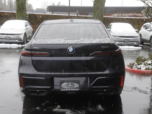 Used 2024 BMW 760i xDrive AWD/4WD image 7
