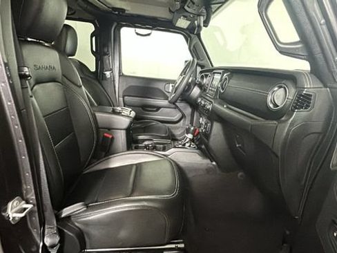 Used 2023 Jeep Wrangler Unlimited Sahara AWD/4WD image 28
