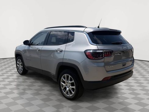 Used 2022 Jeep Compass Latitude AWD/4WD image 5
