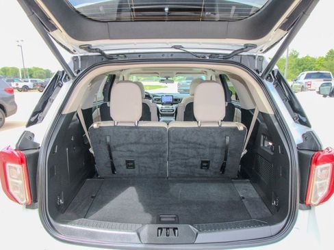 Used 2023 Ford Explorer XLT w/ Equipment Group 202A AWD/4WD image 5