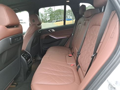 Used 2023 BMW X5 xDrive40i w/ Premium Package image 14