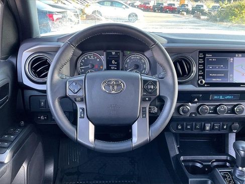 Used 2023 Toyota Tacoma TRD Off-Road image 5
