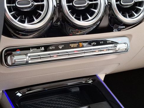 Used 2026 Mercedes-Benz GLA 250 4MATIC image 21