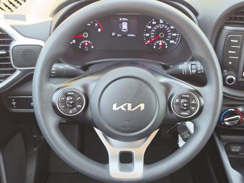 Used 2022 Kia Soul LX FWD image 15