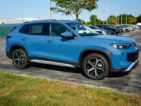 New 2025 Volkswagen Tiguan SE image 44