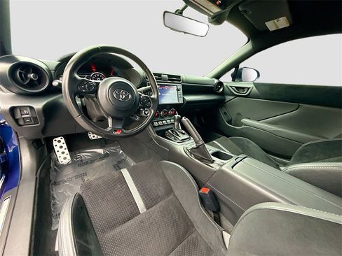 Used 2023 Toyota GR86 Premium image 9