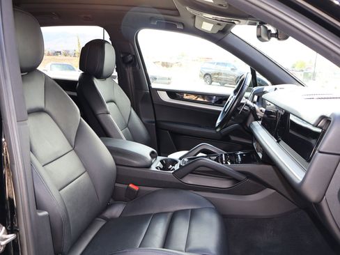 Certified 2024 Porsche Cayenne AWD/4WD image 26