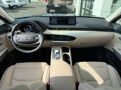 Used 2025 Genesis GV70 2.5T w/ Advanced Package AWD/4WD image 5