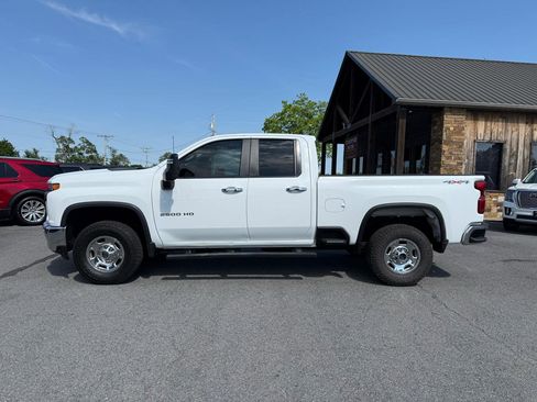 Used 2021 Chevrolet Silverado 2500 W/T w/ WT Convenience Package AWD/4WD image 3