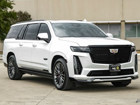 Used 2024 Cadillac Escalade ESV V AWD/4WD image 23