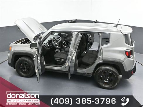 Used 2020 Jeep Renegade Sport image 27