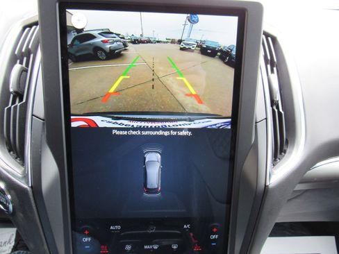 Used 2024 Ford Edge Titanium image 43