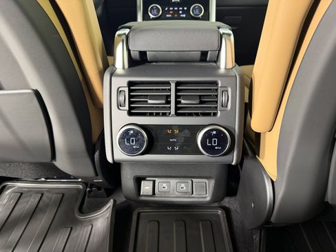 New 2026 Land Rover Discovery Dynamic SE AWD/4WD image 25