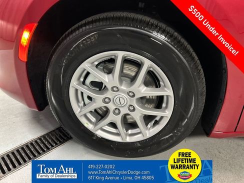 New 2026 Chrysler Voyager LX image 9