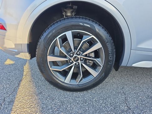 Certified 2024 Audi Q5 2.0T Premium Plus image 33
