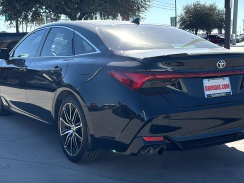 Used 2019 Toyota Avalon XSE image 7