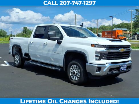 Used 2025 Chevrolet Silverado 2500 LT w/ Convenience Package AWD/4WD image 3