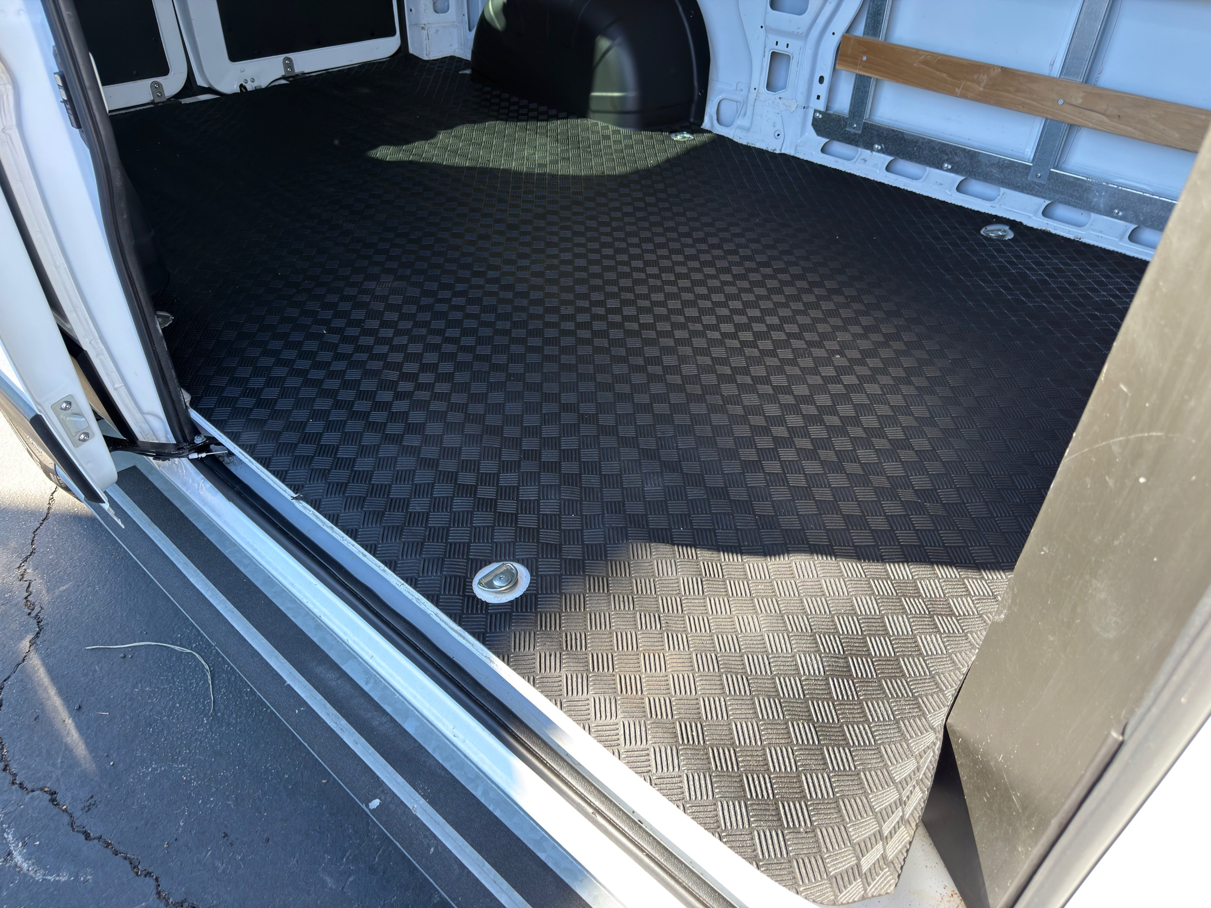 Used 2025 RAM ProMaster 2500 w/ U-Haul Equipment Group FWD image 16