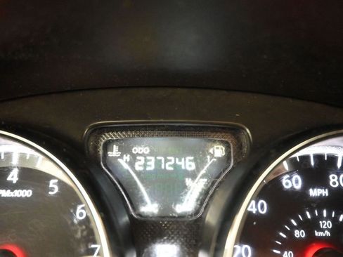 Used 2015 Nissan Versa SV image 14