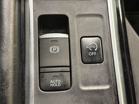 Used 2022 Nissan Pathfinder SL AWD/4WD image 36
