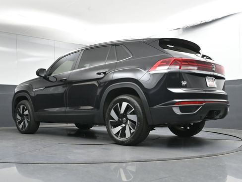 Used 2024 Volkswagen Atlas Cross Sport SE image 27