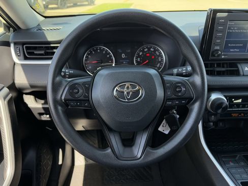 Used 2022 Toyota RAV4 LE image 14
