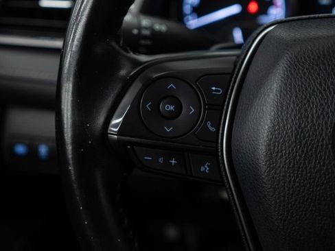 Used 2021 Toyota Camry SE FWD image 19