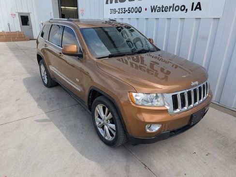Used 2011 Jeep Grand Cherokee 70th Anniversary AWD/4WD image 8