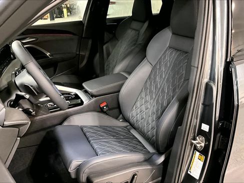 New 2025 Audi SQ5 Premium Plus image 9