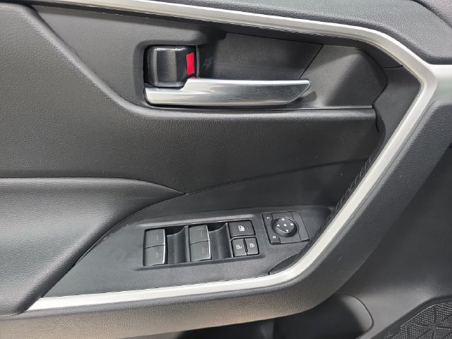 Certified 2023 Toyota RAV4 XLE AWD/4WD image 25