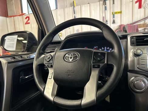Used 2018 Toyota 4Runner SR5 Premium AWD/4WD image 19