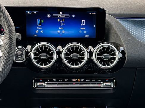 New 2025 Mercedes-Benz GLA 250 image 23