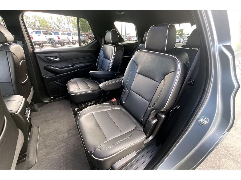 Used 2023 Chevrolet Traverse Premier FWD image 28