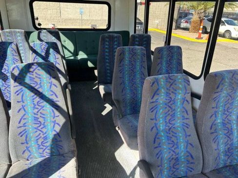 Used 2006 Ford E-350 and Econoline 350 Super Duty image 42