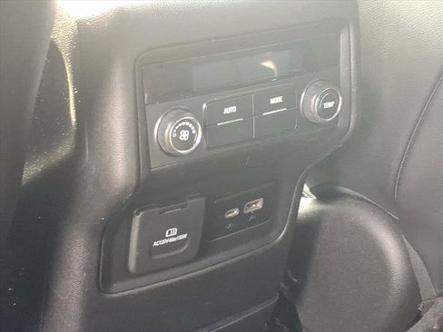 Used 2021 GMC Acadia SLT image 29