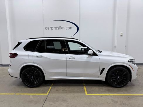 Used 2022 BMW X5 xDrive40i w/ M Sport Package AWD/4WD image 8